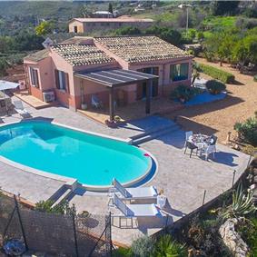 2 bedroom villa with infinity pool near Scopollo, sleeps 4